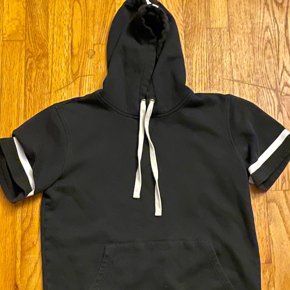 Black Shortsleeved Hoodie